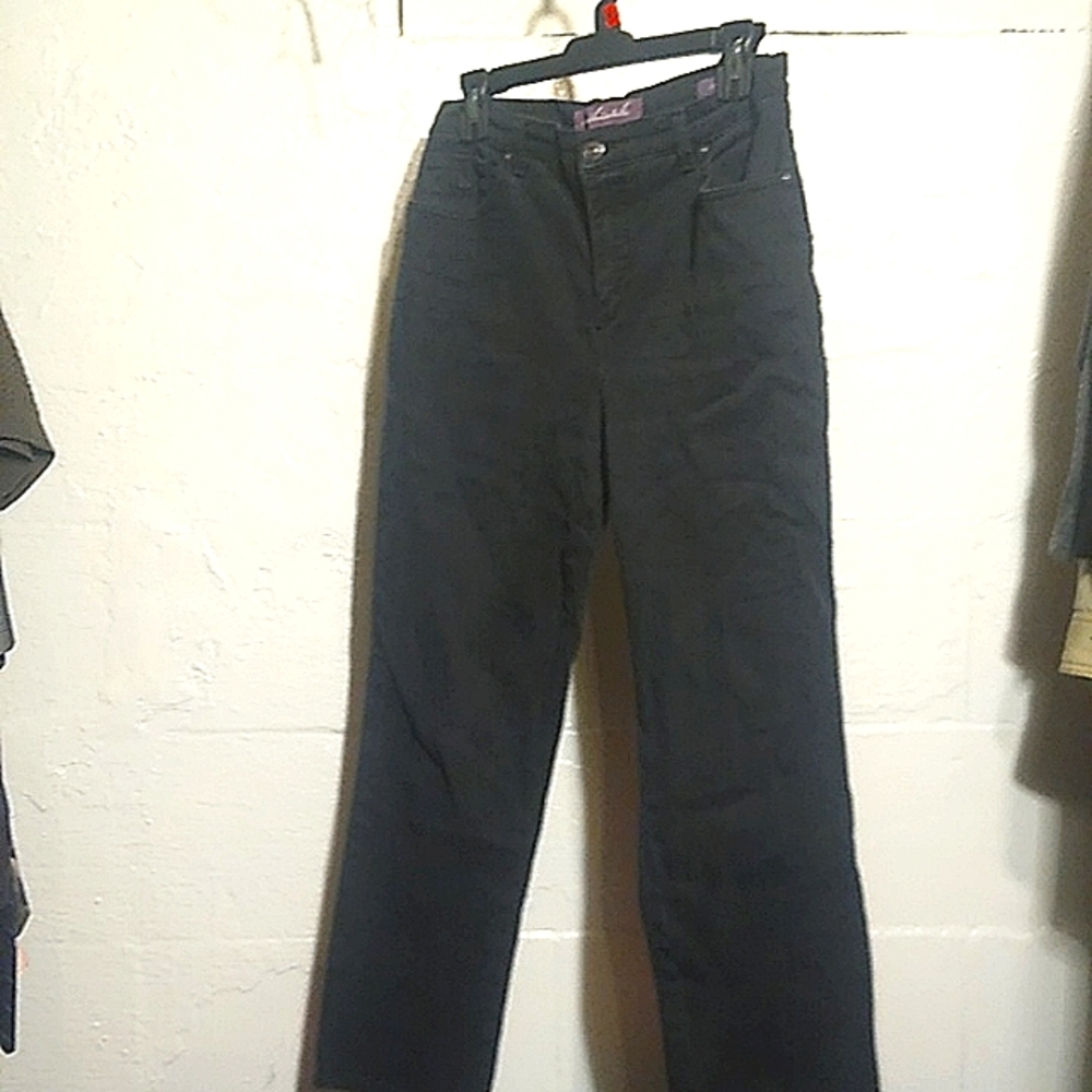 Gloria Vanderbilt 24 in inseam size 8p black pants straight leg